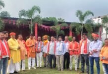 बनकटी ब्लॉक पदाधिकारियों को हिंदू युवा वाहिनी ने किया सम्मानित:सनातन धर्म और गौ रक्षा के लिए काम करने का दिया संदेश बनकटी ब्लॉक पदाधिकारियों को हिंदू युवा वाहिनी ने किया सम्मानित:सनातन धर्म और गौ रक्षा के लिए काम करने का दिया संदेश