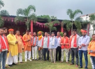 बनकटी ब्लॉक पदाधिकारियों को हिंदू युवा वाहिनी ने किया सम्मानित:सनातन धर्म और गौ रक्षा के लिए काम करने का दिया संदेश बनकटी ब्लॉक पदाधिकारियों को हिंदू युवा वाहिनी ने किया सम्मानित:सनातन धर्म और गौ रक्षा के लिए काम करने का दिया संदेश