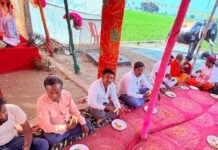 इटवा में हियुवा ने फलाहार कार्यक्रम कर सामाजिक समरसता पर-जोर:नवरात्रि पर्व पर कार्यकर्ताओं ने राष्ट्रहित और नारी सम्मान का संकल्प लिया इटवा में हियुवा ने फलाहार कार्यक्रम कर सामाजिक समरसता पर-जोर:नवरात्रि पर्व पर कार्यकर्ताओं ने राष्ट्रहित और नारी सम्मान का संकल्प लिया