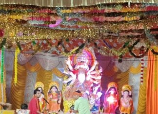 श्रावस्ती में मां दुर्गा की प्रतिमाएं स्थापित:नवशारदीय नवरात्रि की तैयारियां तेज, भक्तों में उत्साह और बाजारों में रौनक श्रावस्ती में मां दुर्गा की प्रतिमाएं स्थापित:नवशारदीय नवरात्रि की तैयारियां तेज, भक्तों में उत्साह और बाजारों में रौनक