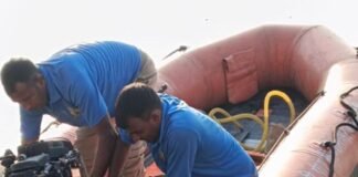 सिद्धार्थनगर के राप्ती नदी में कूदे युवक का शव मिला:दो दिन की तलाश के बाद बिमौवा बुजुर्ग के पास मिला, परिवार में मातम सिद्धार्थनगर के राप्ती नदी में कूदे युवक का शव मिला:दो दिन की तलाश के बाद बिमौवा बुजुर्ग के पास मिला, परिवार में मातम