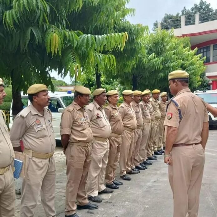 महराजगंज में 402 होमगार्ड जवानों का हेल्थ चेकअप होगा:CMO और जिला कमांडेंट ने संयुक्त आदेश जारी किया; 12 से 16 अक्टूबर तक लगेगा 5 दिवसीय शिविर