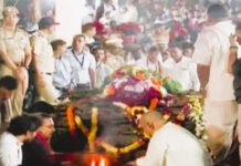 नाना पाटेकर को शासकीय सम्मान के साथ अंतिम विदाई