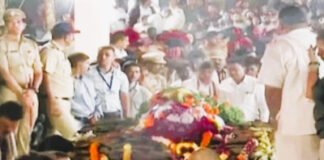 नाना पाटेकर को शासकीय सम्मान के साथ अंतिम विदाई