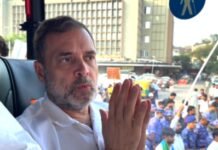 लोकतंत्र की रक्षा हर भारतीय की जिम्मेदारी: राहुल