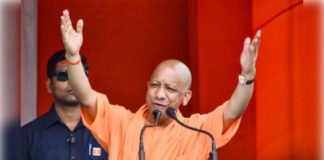 यूपी की आंगनबाड़ी कार्यकत्रियों और सहायिकाओं को अब हर साल मिलेंगी तीन साड़ियां