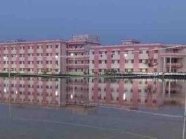 63 करोड़ की लागत से बना 'अटल आवासीय विद्यालय' जलमग्न:बस्ती में फैला डेंगू व इंसेफेलाइटिस का खौफ