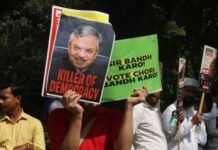 देशभर में चुनाव आयोग को लेकर विरोध प्रदर्शन, महिला हॉकी टीम ने रचा इतिहास, गांधी जयंती पर राष्ट्र ने किया बापू को नमन