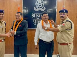 सेवानिवृत्त 02 उपनिरीक्षकों को अपर पुलिस अधीक्षक एवं क्षेत्राधिकारी नगर द्वारा गरिमामय सम्मान एवं भावभीनी विदाई