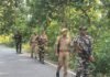 पुलिस अधीक्षक बलरामपुर के निर्देशानुसार,इंडो-नेपाल बॉर्डर क्षेत्र में शांति-सुरक्षा बनाए रखने हेतु पुलिस एवं एसएसबी की संयुक्त टीम द्वारा की गई पैदल गश्त एवं सघन चेकिंग अभियान*