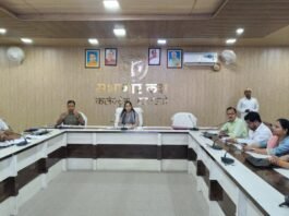 जिलाधिकारी की अध्यक्षता में जिला स्तरीय अंतरविभागीय अभिशरण एवं संवेदीकरण कार्यशाला का हुआ आयोजन*