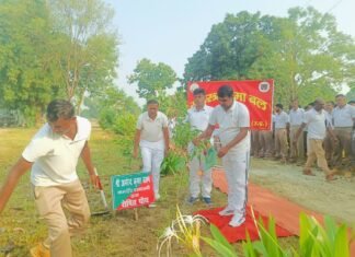 62वीं वाहिनी सशस्त्र सीमा बल, भिनगा में स्वच्छता अभियान के तहत स्वच्छता शपथ एवं “एक पेड़ माँ के नाम” वृक्षारोपण कार्यक्रम आयोजित “सशक्त बासठ – हर चुनौती पर विजय” भिनगा (श्रावस्ती), 02 अक्टूबर 2026।