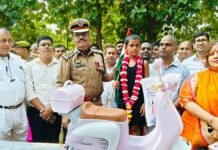 गांधी जयंती एवं लाल बहादुर शास्त्री जयंती के अवसर पर 7 वर्षीय बालिका अनामिका मिश्रा द्वारा 30 किलोमीटर मैराथन दौड़ पूरी कर बढ़ाया जिले का गौरव-*