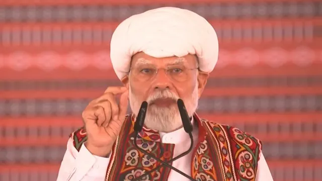 ‘कुछ लोगों को देश का विकास अच्छा नहीं लग रहा’, गुजरात में बोले पीएम मोदी