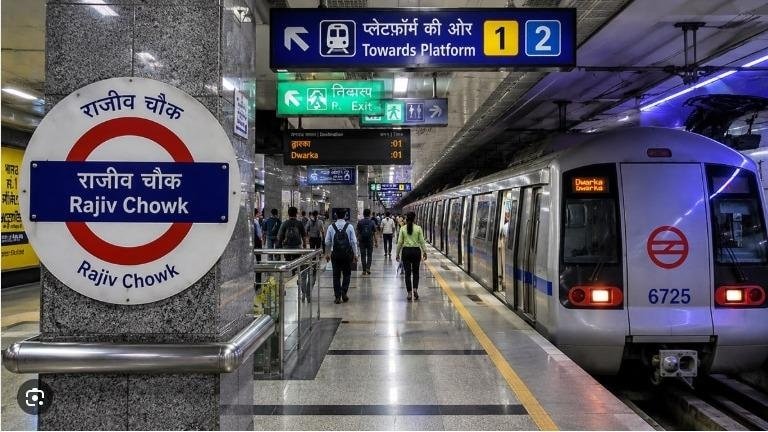 दिल्ली में मेट्रो यात्रियों को परेशानी, विरोध प्रदर्शन के मद्देनजर 11 स्टेशन बंद