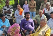 दासियापुर में महिला की हत्या मामला:विधायक ने पीड़ित परिवार से मुलाकात कर निष्पक्ष जांच, कार्रवाई के दिए निर्देश दासियापुर में महिला की हत्या मामला:विधायक ने पीड़ित परिवार से मुलाकात कर निष्पक्ष जांच, कार्रवाई के दिए निर्देश