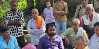 दासियापुर में महिला की हत्या मामला:विधायक ने पीड़ित परिवार से मुलाकात कर निष्पक्ष जांच, कार्रवाई के दिए निर्देश दासियापुर में महिला की हत्या मामला:विधायक ने पीड़ित परिवार से मुलाकात कर निष्पक्ष जांच, कार्रवाई के दिए निर्देश