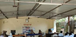 सदर कोतवाली में थाना समाधान दिवस पर आए दो मामले:दोनों का मौके पर ही समाधान, पुलिस और लेखपाल रहे मौजूद सदर कोतवाली में थाना समाधान दिवस पर आए दो मामले:दोनों का मौके पर ही समाधान, पुलिस और लेखपाल रहे मौजूद