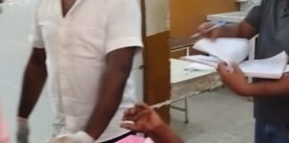 कप्तानगंज में ऑटो-ट्रैक्टर की टक्कर:काली माता मंदिर के सामने हुआ हादसा, महिला मंजू समेत कई घायल कप्तानगंज में ऑटो-ट्रैक्टर की टक्कर:काली माता मंदिर के सामने हुआ हादसा, महिला मंजू समेत कई घायल