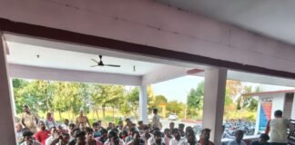 लालगंज थाने में DJ संचालकों की बैठक:नवरात्रि-दशहरा में ध्वनि और समय सीमा का पालन करने के निर्देश दिए लालगंज थाने में DJ संचालकों की बैठक:नवरात्रि-दशहरा में ध्वनि और समय सीमा का पालन करने के निर्देश दिए