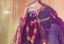गुलरिया में काली माता की मूर्ति स्थापित, भव्य कार्यक्रम शुरू:रोजाना नाटक और आरती, आसपास के गांवों से सैकड़ों लोग पहुंचे गुलरिया में काली माता की मूर्ति स्थापित, भव्य कार्यक्रम शुरू:रोजाना नाटक और आरती, आसपास के गांवों से सैकड़ों लोग पहुंचे