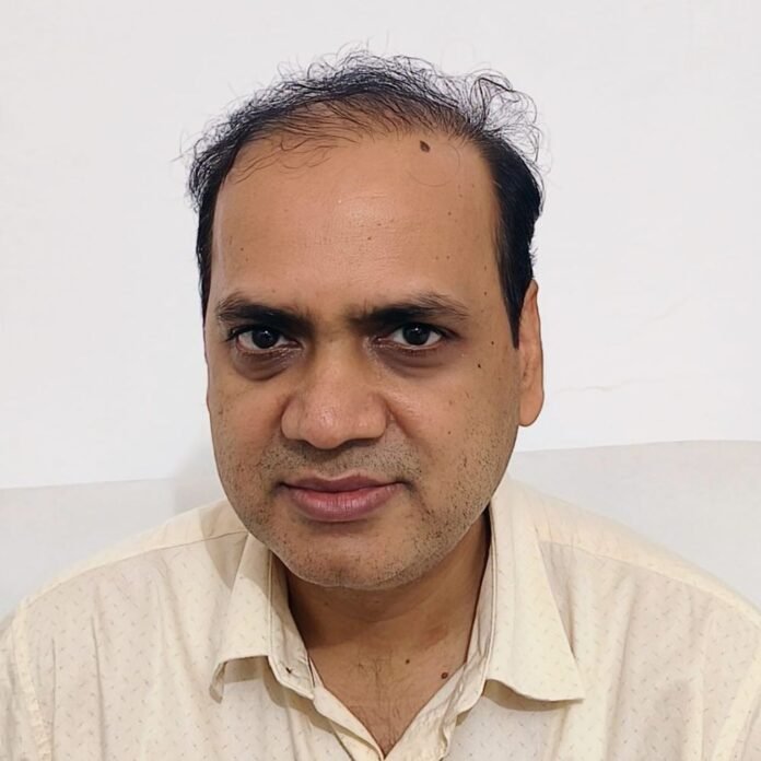 नानपारा नव दुर्गा समिति ने उपजिलाधिकारी को सौंपा मांगपत्र:पूजा पंडालों और विसर्जन मार्गों की मरम्मत सहित 13 मांगों पर कार्रवाई की अपील