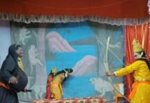 रामलीला में रामजन्म से ताड़का वध तक का मंचन:जय श्रीराम के उद्घोष से गूंजा मैदान, विश्वामित्र के साथ वन गए राम-लक्ष्मण रामलीला में रामजन्म से ताड़का वध तक का मंचन:जय श्रीराम के उद्घोष से गूंजा मैदान, विश्वामित्र के साथ वन गए राम-लक्ष्मण