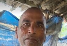 बस्ती में भाजपा सोशल मीडिया संयोजक का जनसंपर्क:लाभार्थियों से किसान सम्मान निधि और आयुष्मान योजना का लिया फीडबैक बस्ती में भाजपा सोशल मीडिया संयोजक का जनसंपर्क:लाभार्थियों से किसान सम्मान निधि और आयुष्मान योजना का लिया फीडबैक