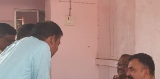 नानपारा में थाना समाधान दिवस पर आईं 3 शिकायतें:बहराइच में एक का मौके पर निस्तारण नानपारा में थाना समाधान दिवस पर आईं 3 शिकायतें:बहराइच में एक का मौके पर निस्तारण