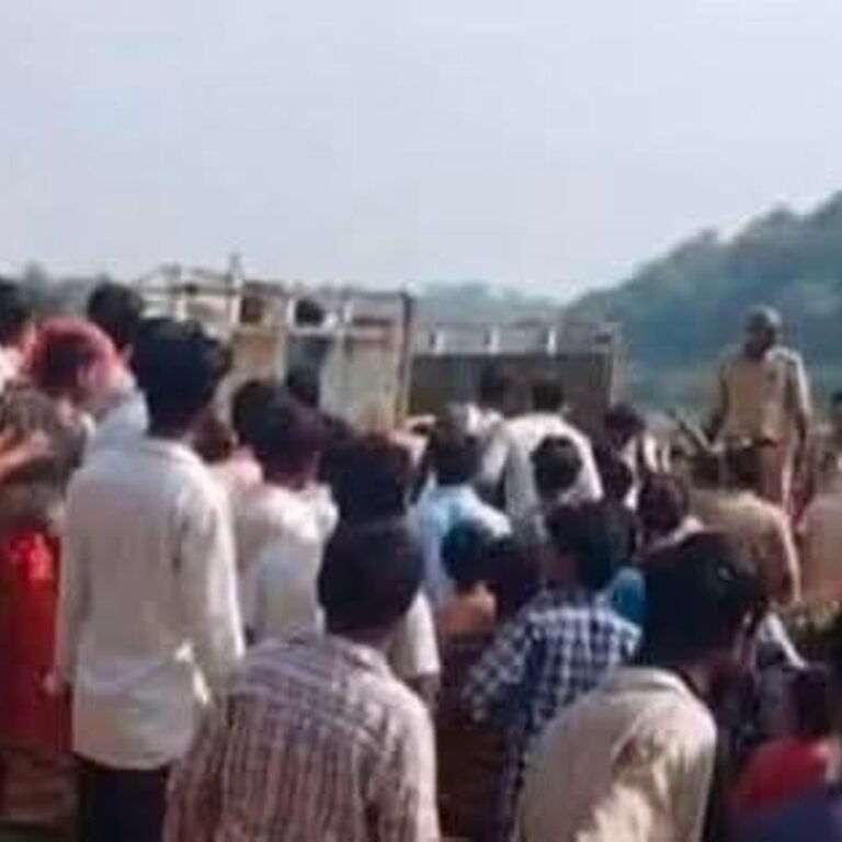 कतर्नियाघाट में सरयू नहर में मिला वयस्क बाघ का शव:मोतीपुर रेंज के हसुलिया पुल के नीचे पानी में तैरता मिला, वन विभाग जांच में जुटा