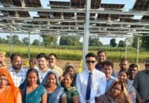 एग्री-पीवी प्लांट से सिंचाई 200 से घटकर 60 रुपए:मिहींपुरवा में अपर सचिव ने की सराहना, महिला स्वयं सहायता समूह संभाल रहीं संचालन एग्री-पीवी प्लांट से सिंचाई 200 से घटकर 60 रुपए:मिहींपुरवा में अपर सचिव ने की सराहना, महिला स्वयं सहायता समूह संभाल रहीं संचालन