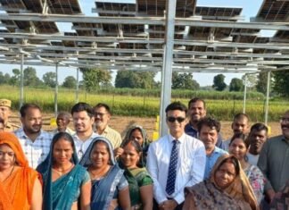 एग्री-पीवी प्लांट से सिंचाई 200 से घटकर 60 रुपए:मिहींपुरवा में अपर सचिव ने की सराहना, महिला स्वयं सहायता समूह संभाल रहीं संचालन एग्री-पीवी प्लांट से सिंचाई 200 से घटकर 60 रुपए:मिहींपुरवा में अपर सचिव ने की सराहना, महिला स्वयं सहायता समूह संभाल रहीं संचालन