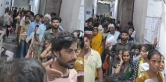 यूपी:आधार बनवाने जा रहे हैं तो सावधान! मुफ्त काम के भी वसूल रहे रुपये, केंद्र प्रबंधन ने पुलिस से की शिकायत – Fraud Alleged Outside Agra Aadhaar Centre, Free Appointments Sold For Up To ₹300 यूपी:आधार बनवाने जा रहे हैं तो सावधान! मुफ्त काम के भी वसूल रहे रुपये, केंद्र प्रबंधन ने पुलिस से की शिकायत - Fraud Alleged Outside Agra Aadhaar Centre, Free Appointments Sold For Up To ₹300