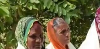 ऐंठी के कबीर तिवारी आश्रम में सेवा की मिसाल:बच्चियों को साइकिलें और बुजुर्गों को अंगवस्त्र देकर किया सम्मानित ऐंठी के कबीर तिवारी आश्रम में सेवा की मिसाल:बच्चियों को साइकिलें और बुजुर्गों को अंगवस्त्र देकर किया सम्मानित