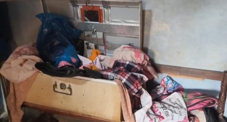 Shravasti News:चोरों ने पार किया नकदी व चार लाख के आभूषण – Thieves Made Off With Cash And Jewelry Worth Four Lakh Rupees