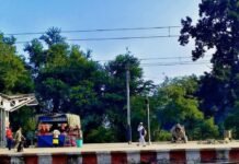बभनान स्टेशन के प्लेटफॉर्म 2 पर छाजन का काम शुरू:गोरखपुर जाने वाले यात्रियों को धूप-बारिश से मिलेगी राहत बभनान स्टेशन के प्लेटफॉर्म 2 पर छाजन का काम शुरू:गोरखपुर जाने वाले यात्रियों को धूप-बारिश से मिलेगी राहत