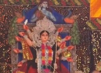 जमुनहा में शारदीय नवरात्रि पर सजा माता रानी का दरबार:स्कूल प्रांगण में मेहुल नाग ने भेंट की पहली चुनरी, विधि-विधान से हुई कलश स्थापना जमुनहा में शारदीय नवरात्रि पर सजा माता रानी का दरबार:स्कूल प्रांगण में मेहुल नाग ने भेंट की पहली चुनरी, विधि-विधान से हुई कलश स्थापना