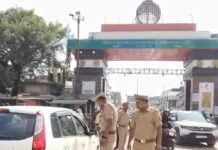 महराजगंज में 1715 दुर्गा प्रतिमाएं, 32 जगह रावण दहन:37 बड़े पंडाल, 6 जुलूसों पर पुलिस की नजर; भारत-नेपाल सीमा पर ड्रोन से निगरानी महराजगंज में 1715 दुर्गा प्रतिमाएं, 32 जगह रावण दहन:37 बड़े पंडाल, 6 जुलूसों पर पुलिस की नजर; भारत-नेपाल सीमा पर ड्रोन से निगरानी
