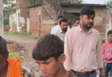 दरवाजे पर टाटी बांधने को लेकर विवाद, चार से मारपीट:सिद्धार्थनगर में 37 दिन बाद चार लोगों पर मुकदमा दर्ज दरवाजे पर टाटी बांधने को लेकर विवाद, चार से मारपीट:सिद्धार्थनगर में 37 दिन बाद चार लोगों पर मुकदमा दर्ज