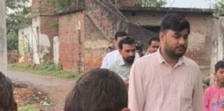 दरवाजे पर टाटी बांधने को लेकर विवाद, चार से मारपीट:सिद्धार्थनगर में 37 दिन बाद चार लोगों पर मुकदमा दर्ज दरवाजे पर टाटी बांधने को लेकर विवाद, चार से मारपीट:सिद्धार्थनगर में 37 दिन बाद चार लोगों पर मुकदमा दर्ज