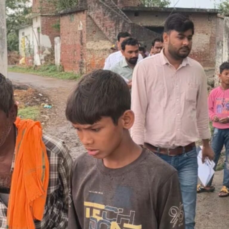 दरवाजे पर टाटी बांधने को लेकर विवाद, चार से मारपीट:सिद्धार्थनगर में 37 दिन बाद चार लोगों पर मुकदमा दर्ज