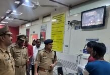 महराजगंज में मॉल, होटल और अस्पतालों की अग्नि सुरक्षा जांच:सीओ के नेतृत्व में हुआ निरीक्षण, इंतजामों का लिया जायजा महराजगंज में मॉल, होटल और अस्पतालों की अग्नि सुरक्षा जांच:सीओ के नेतृत्व में हुआ निरीक्षण, इंतजामों का लिया जायजा