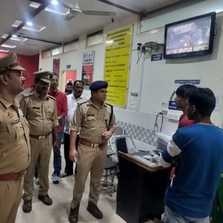 महराजगंज में मॉल, होटल और अस्पतालों की अग्नि सुरक्षा जांच:सीओ के नेतृत्व में हुआ निरीक्षण, इंतजामों का लिया जायजा