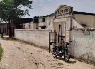 बलरामपुर में दो कच्चे रास्तों को पक्का कराने की मांग:श्रीदत्तगंज के पुरैना वाजिद गांव में 1.2 किलोमीटर सड़क के डामरीकरण की मांग बलरामपुर में दो कच्चे रास्तों को पक्का कराने की मांग:श्रीदत्तगंज के पुरैना वाजिद गांव में 1.2 किलोमीटर सड़क के डामरीकरण की मांग