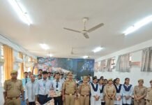 मिशन शक्ति के तहत छात्रों को साइबर अपराधों के प्रति:महराजगंज में फेज-6 के तहत महिला सुरक्षा और सशक्तिकरण की भी जानकारी दी गई मिशन शक्ति के तहत छात्रों को साइबर अपराधों के प्रति:महराजगंज में फेज-6 के तहत महिला सुरक्षा और सशक्तिकरण की भी जानकारी दी गई