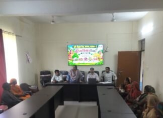 बहराइच में राष्ट्रीय महिला किसान दिवस का आयोजन:नानपारा में किसान दिवस पर जागरूकता कार्यक्रम आयोजित बहराइच में राष्ट्रीय महिला किसान दिवस का आयोजन:नानपारा में किसान दिवस पर जागरूकता कार्यक्रम आयोजित