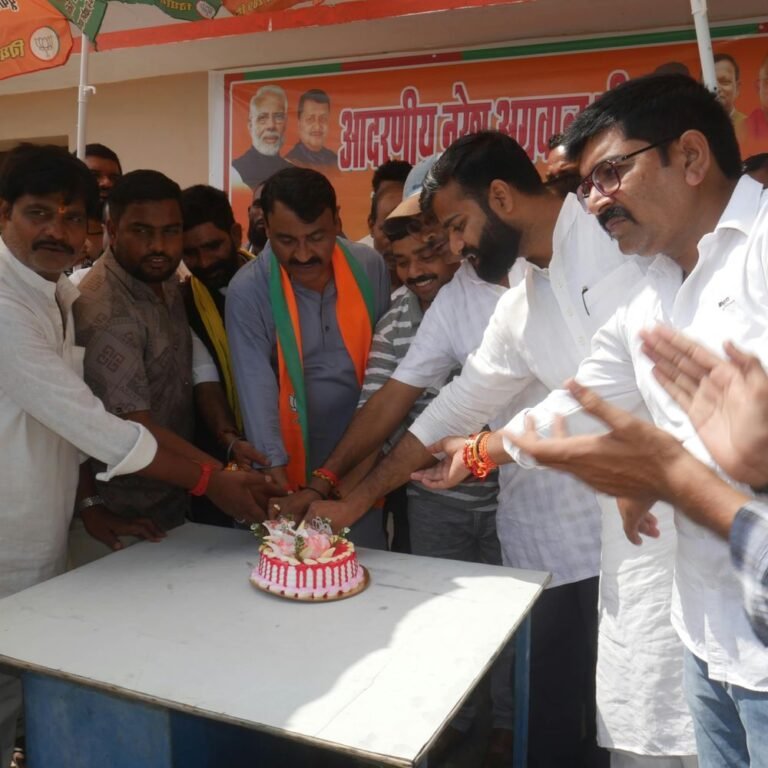 जमुनहा में व्यापारी संगठन की बैठक में योजनाओं पर मंथन:व्यापार को बढ़ावा देने और स्थानीय समस्याओं पर हुई चर्चा, प्रमुख पदाधिकारी रहे मौजूद