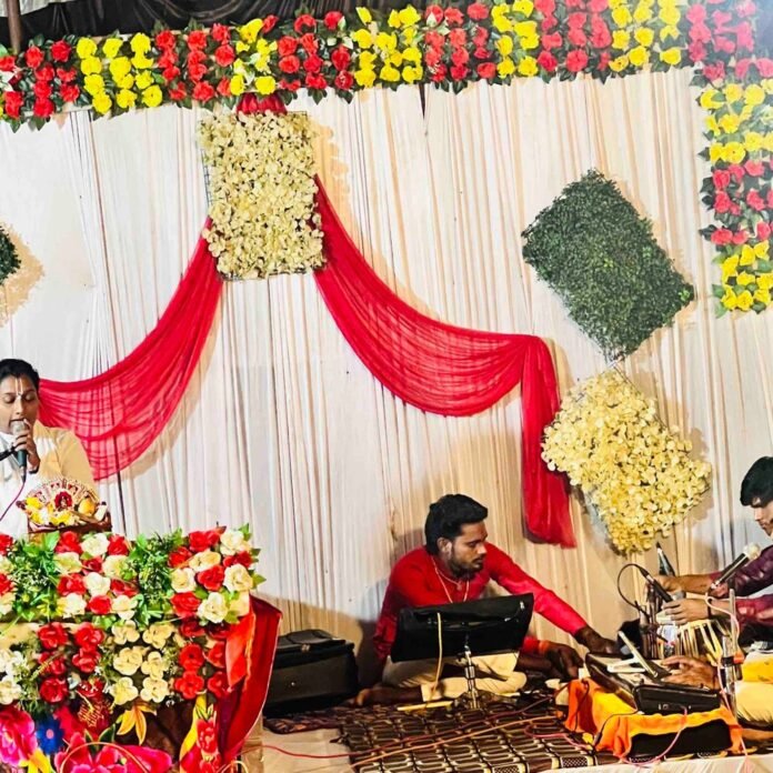 रूपगढ़ में देवी कल्याणी ने सुनाई संगीतमय श्रीराम कथा:बनारस से आईं देवी कल्याणी ने मधुरवाणी में किया रामचरित्र का वर्णन