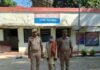 चौक पुलिस ने 10 साल से फरार वारंटी गिरफ्तार:महाराजगंज में घर से हुई गिरफ्तारी, कोर्ट ने जारी किया था वारंट चौक पुलिस ने 10 साल से फरार वारंटी गिरफ्तार:महाराजगंज में घर से हुई गिरफ्तारी, कोर्ट ने जारी किया था वारंट