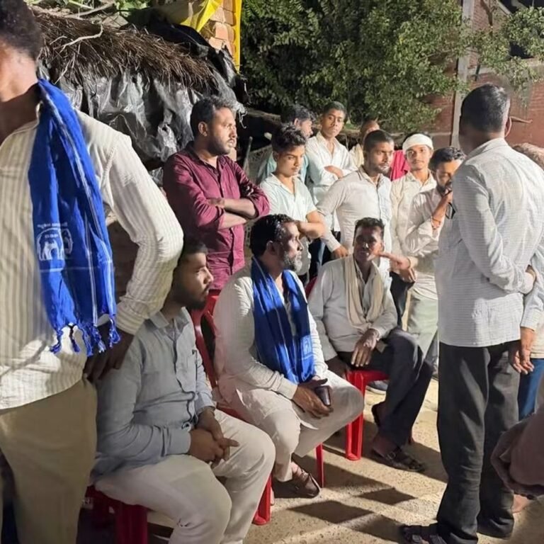 बसपा प्रत्याशी ने बूथ पर चलाया सदस्यता अभियान:रुधौली विधानसभा में कार्यकर्ताओं से पार्टी मजबूत करने की अपील